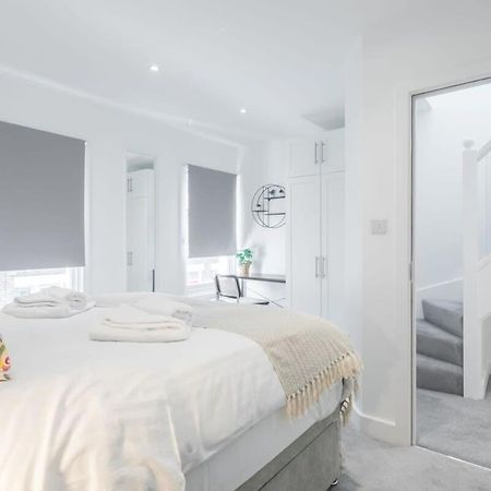 Refurbished High Spec Central Family Home CBG エクステリア 写真