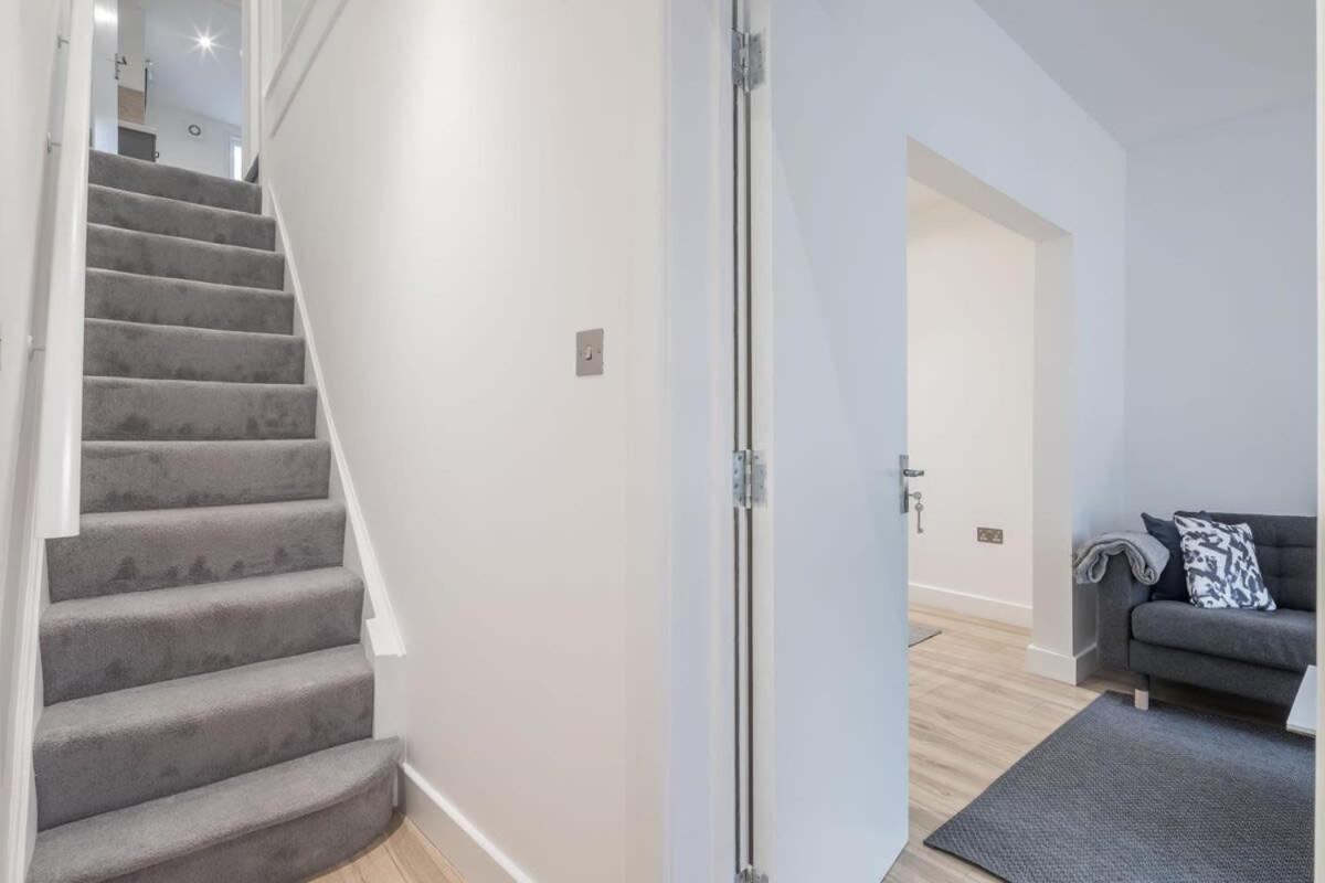 Refurbished High Spec Central Family Home CBG エクステリア 写真