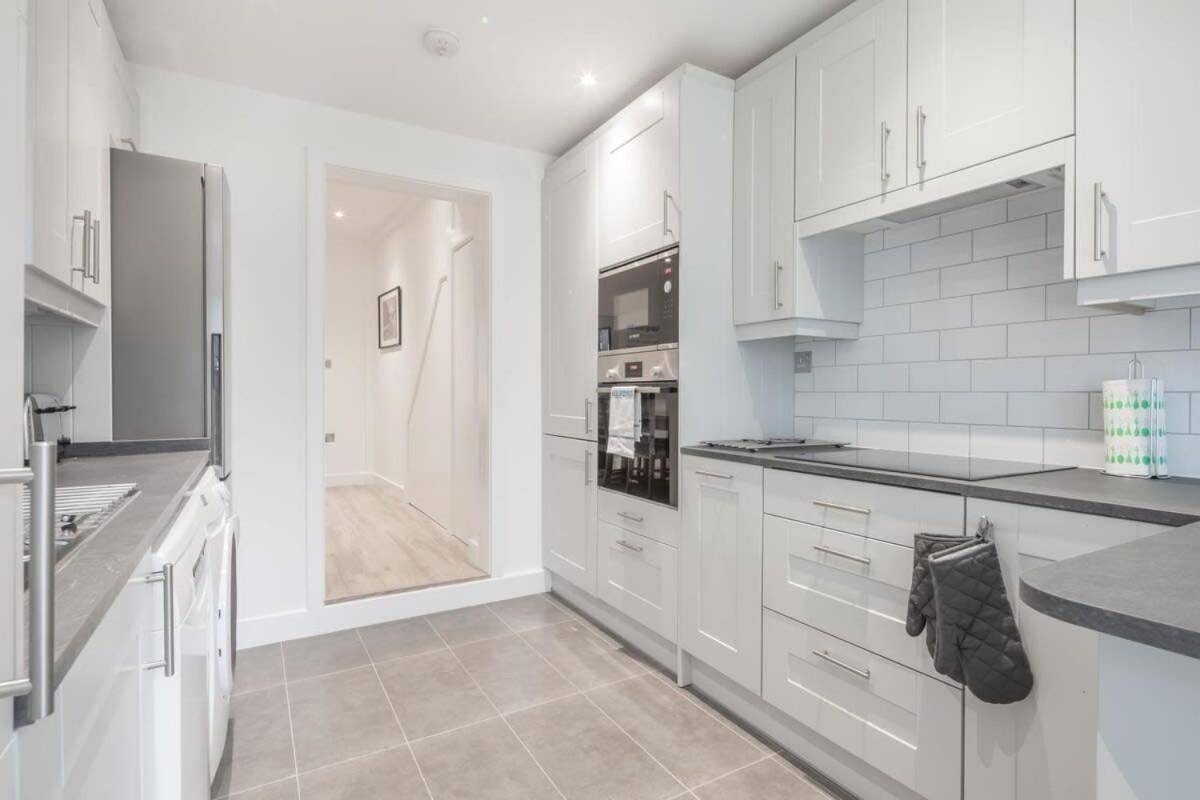 Refurbished High Spec Central Family Home CBG エクステリア 写真