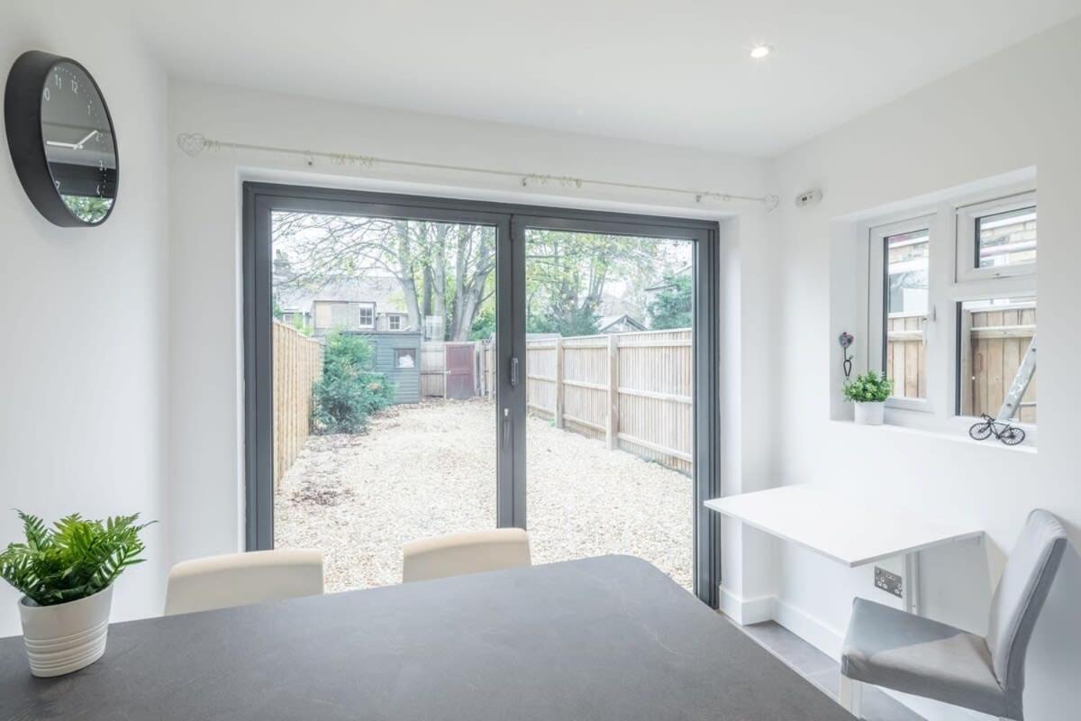 Refurbished High Spec Central Family Home CBG エクステリア 写真