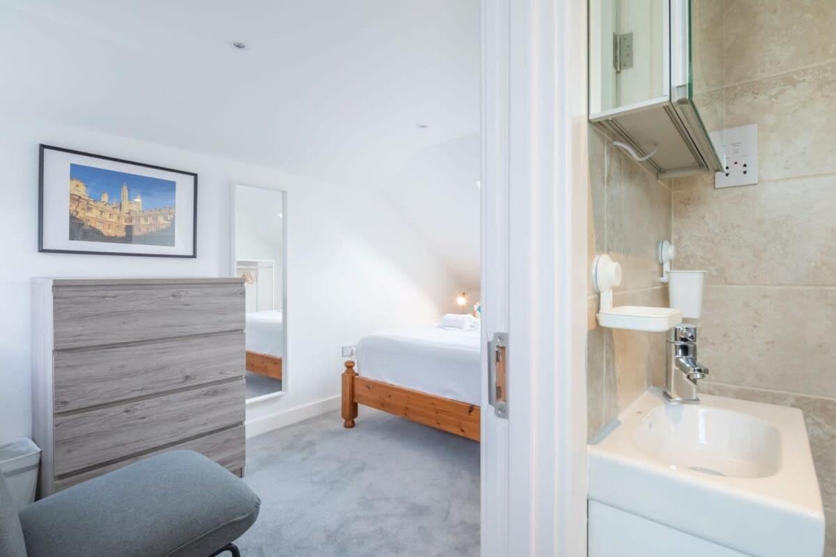 Refurbished High Spec Central Family Home CBG エクステリア 写真
