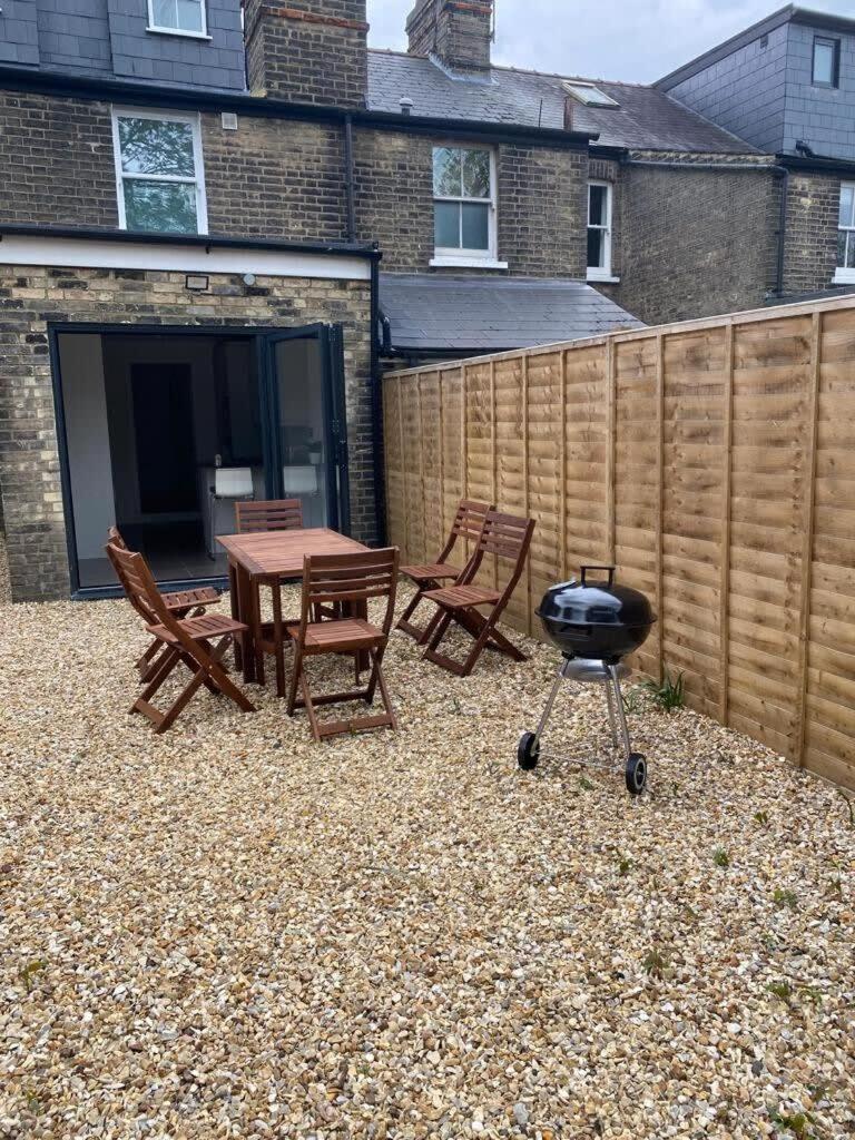 Refurbished High Spec Central Family Home CBG エクステリア 写真